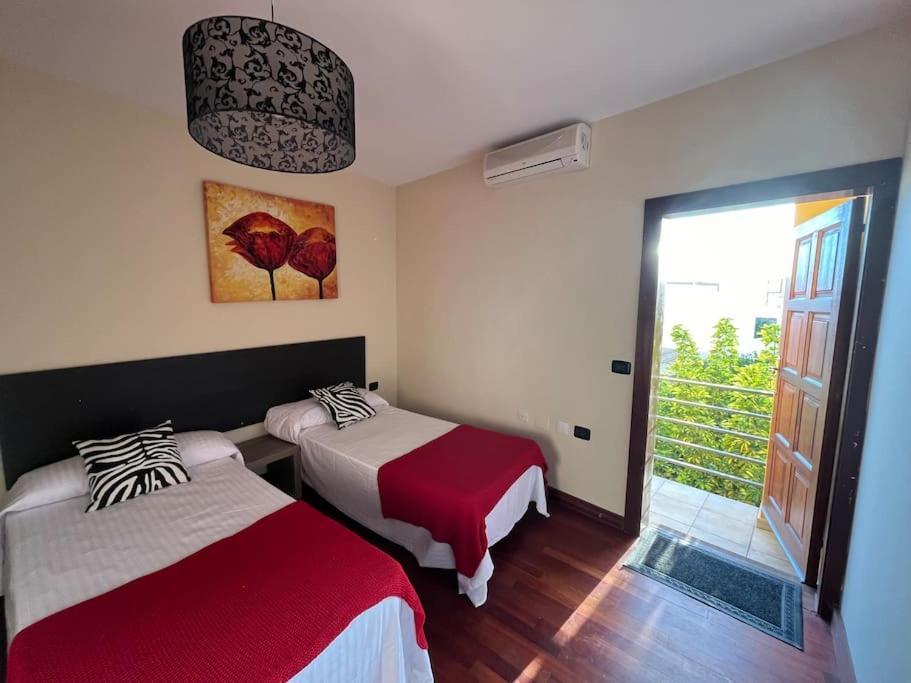 Casa Con Piscina En El Centro Villa Los Llanos De Aridane Ngoại thất bức ảnh